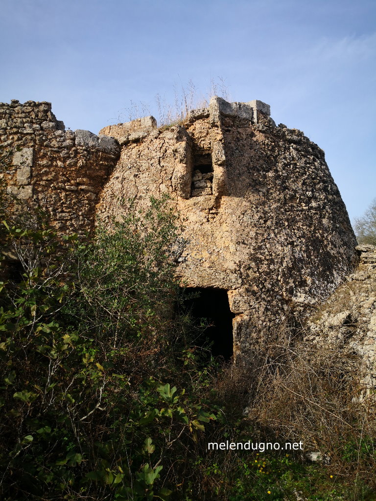 castello rupestre torre